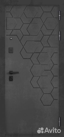 Входная дверь в квартиру с зеркалом