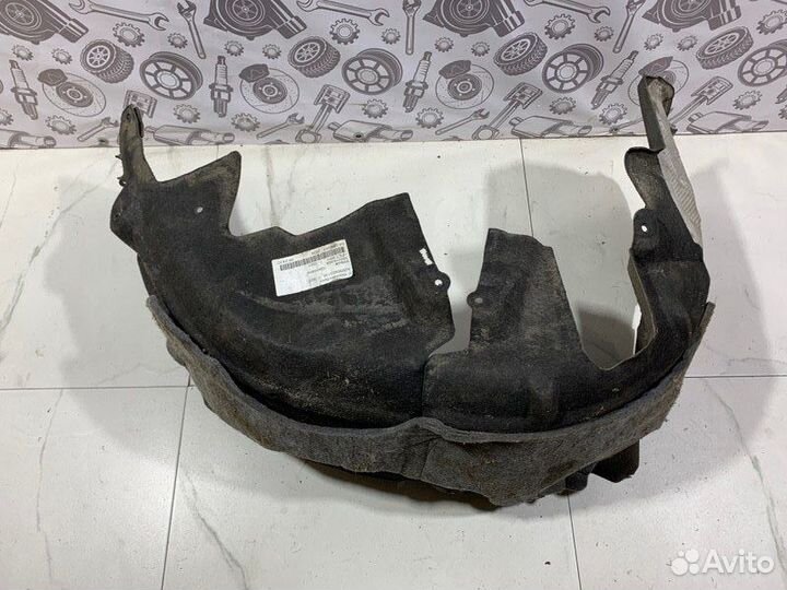 Подкрылок задний левый Mercedes W205