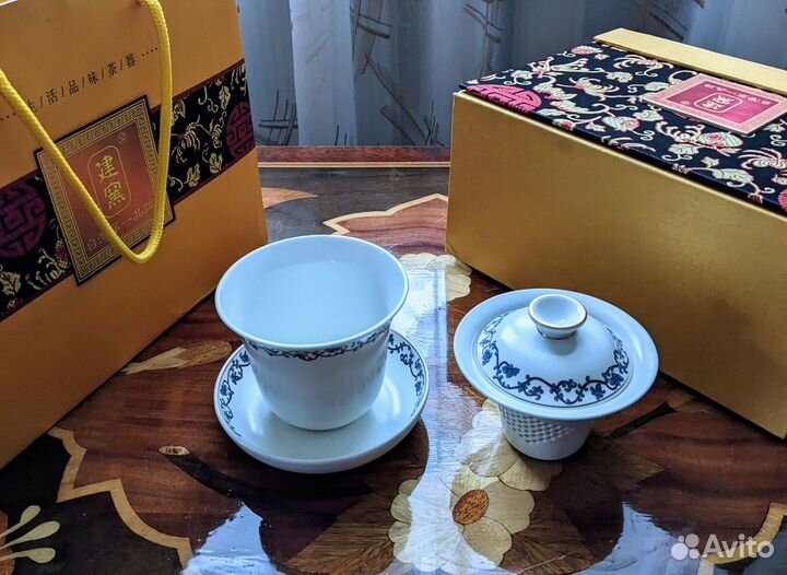 Чашка с блюдцем и крышкой из китайского фарфора