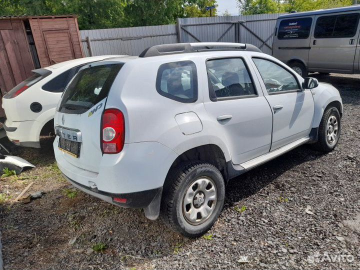 Renault Duster 2013 год в полный разбор