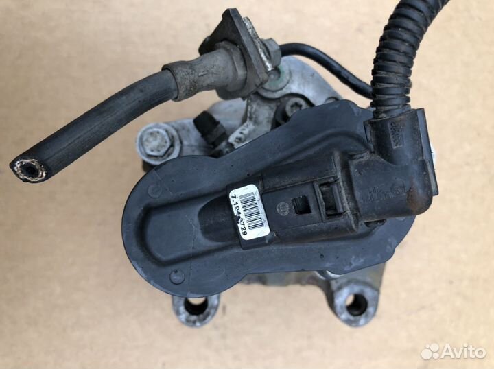 Суппорт задний левый Фольксваген Пассат Б6