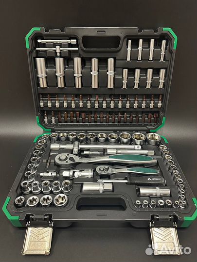 Набор инструментов для автомобиля