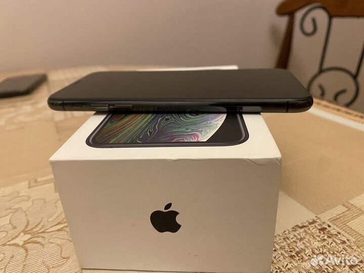 iPhone Xs, 64 ГБ