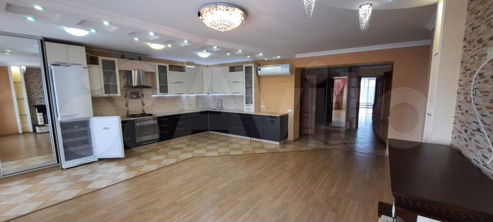 3-к. квартира, 108,6 м², 4/4 эт.