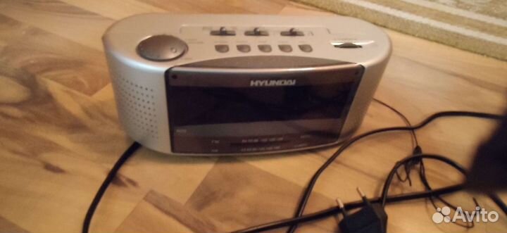 Сетевой будильник С радиоприёмником