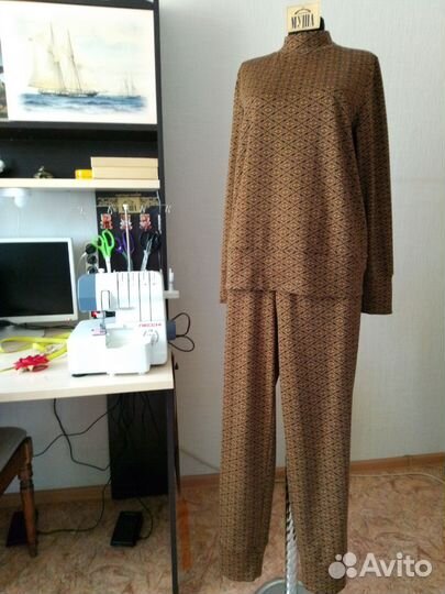 Костюм женский