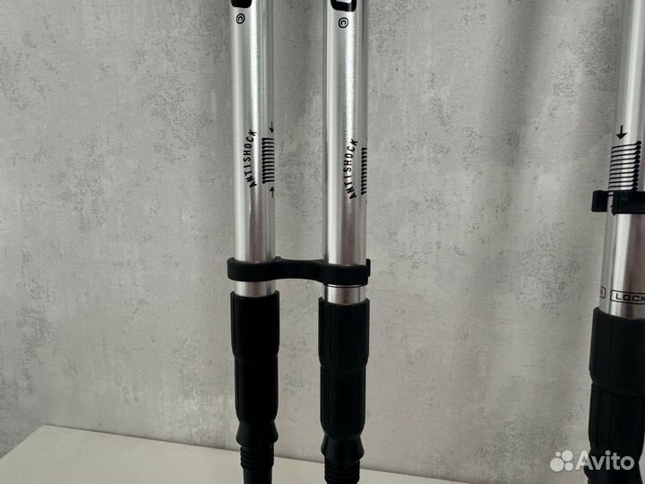 Треккинговые палки новые (две штуки)