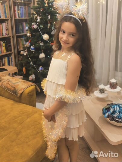 Нарядное платье для девочки 130-140