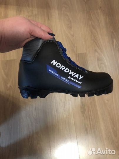 Лыжные ботинки