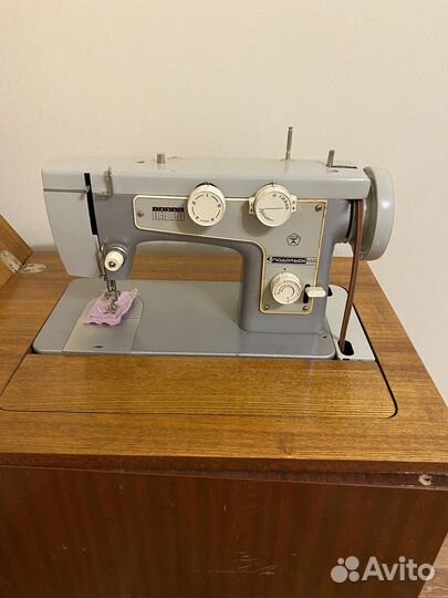 Швейная машина Подольск 142