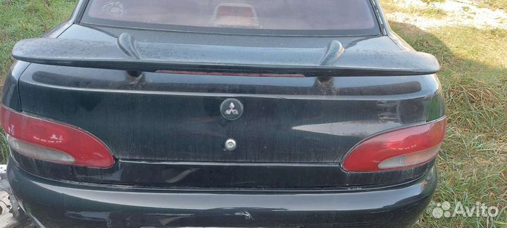 Крышка багажника на Mitsubishi Mirage 4