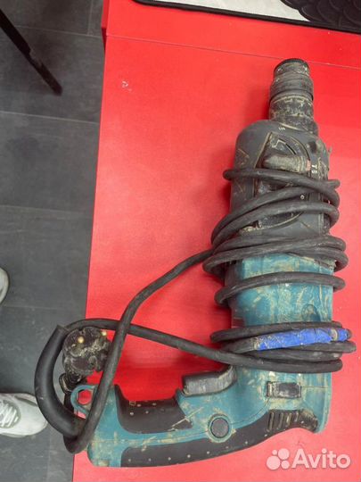 Перфоратор Makita HR2470