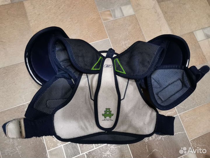 Нагрудник хоккейный