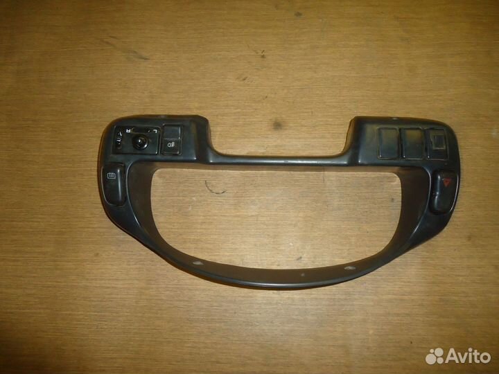 Накладка щитка приборов Subaru Impreza GF2 92-00