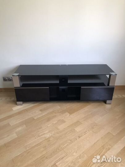 Стеклянная тумба под тв