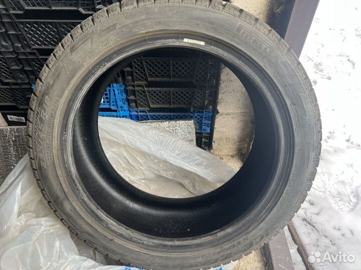 Pirelli Ice Zero 235/45 R18