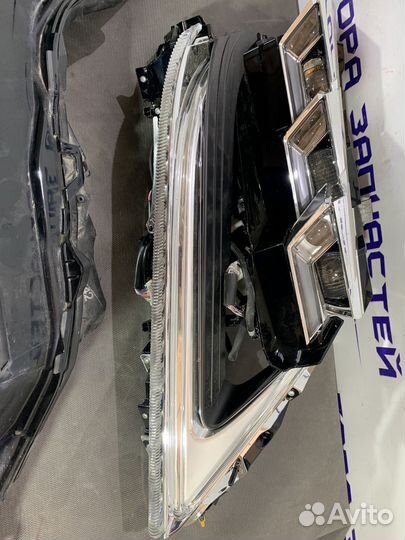 Фара передняя права LED Lexus LX570 / LX450D 2015