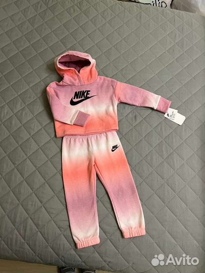 Спортивный костюм Nike для девочки