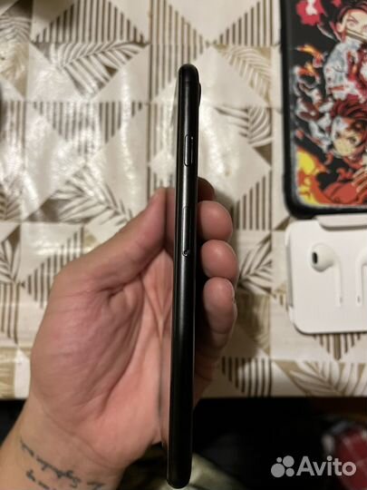Телефон iPhone 7 32 gb