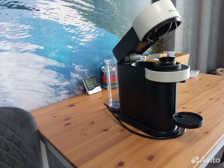 Кофемашина капсульного типа DeLonghi Nespresso