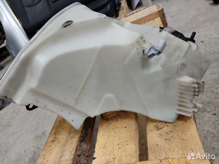 Бачок омывателя bmw x3 e83