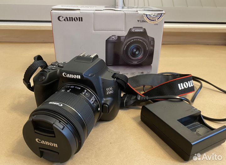 Зеркальный фотоаппарат canon 250d 18-55 kit