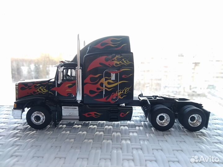 Peterbilt 377 + полуприцеп (Schuco, 1:43)
