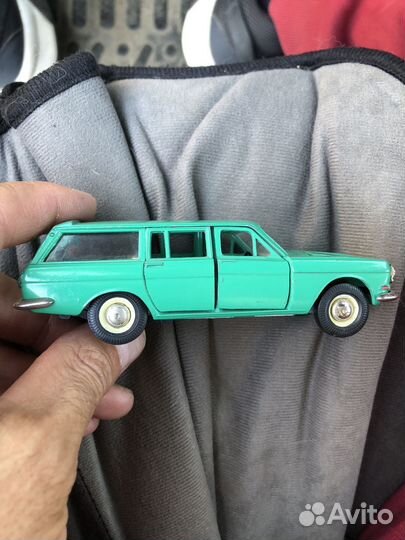 Модель автомобиля волга 1/43 СССР