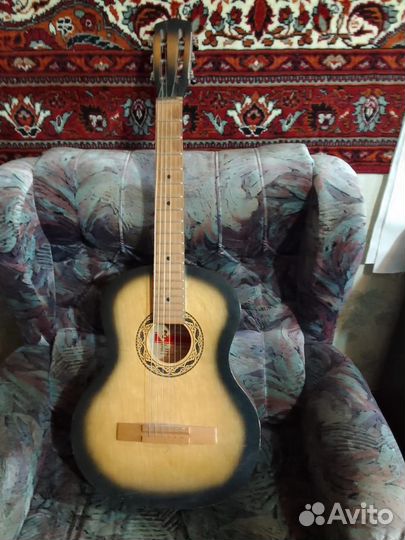Классическая гитара б/у