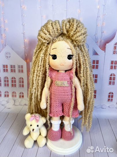 Кукла ручной работы с игрушкой мишка