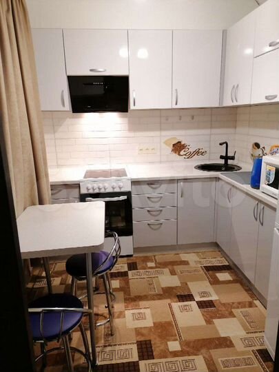 2-к. квартира, 43 м², 2/4 эт.