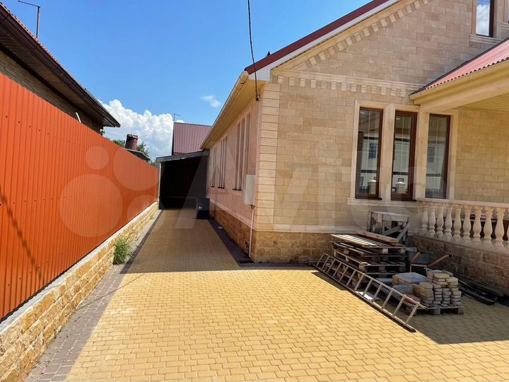 Дом 170 м² на участке 5 сот.