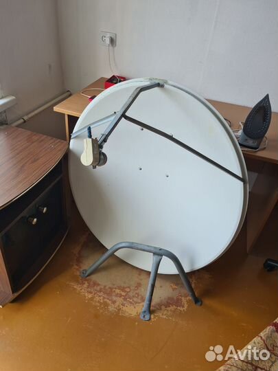 Спутниковая антенна большая