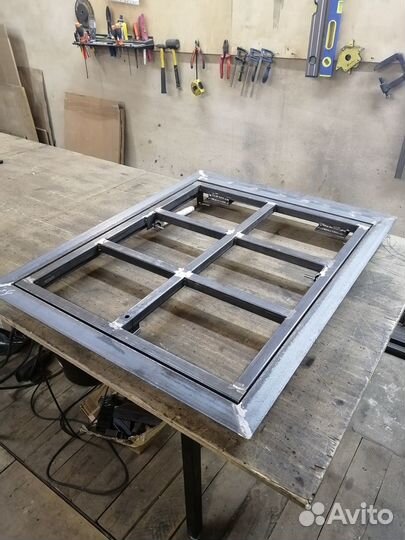 Напольный люк