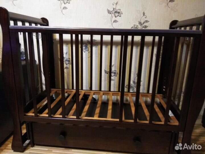 Кроватка/Комод/пеленальный столик