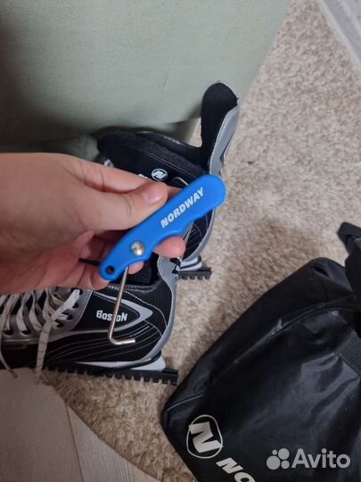 Коньки хоккейные