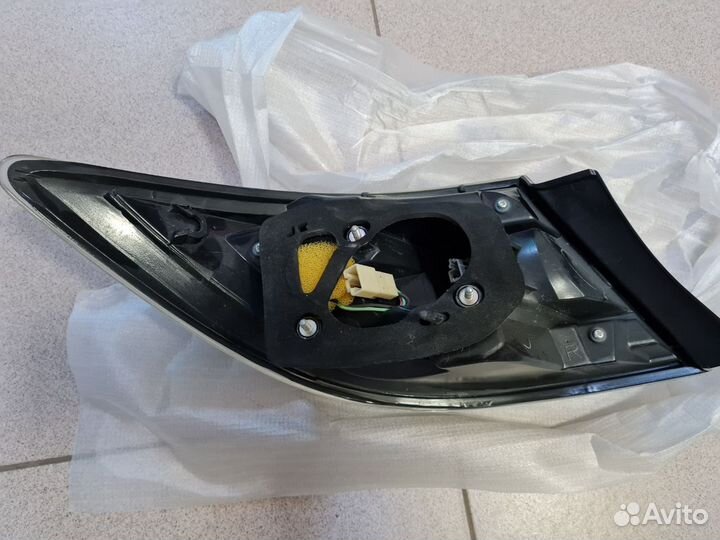 Фонарь задний правый Mazda GS1G-51-150H