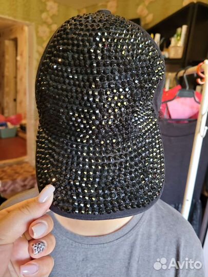 Кепка со стразами