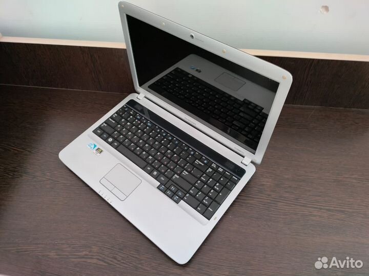 Ноутбук samsung R530