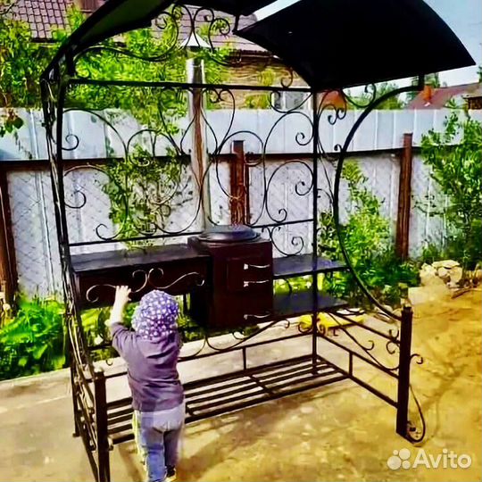 Мангал с крышей