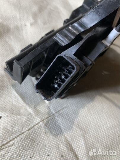 Замок передней правой двери ford focus 2