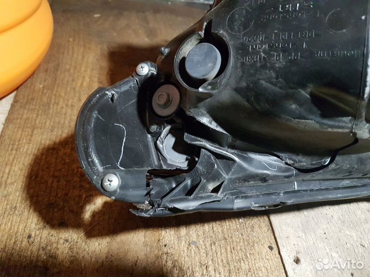 Фара на раф 4