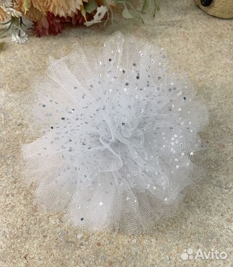 Большие белые банты в школу