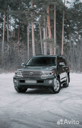 Аренда Toyota Land Cruiser 200 в Горно-Алтайске