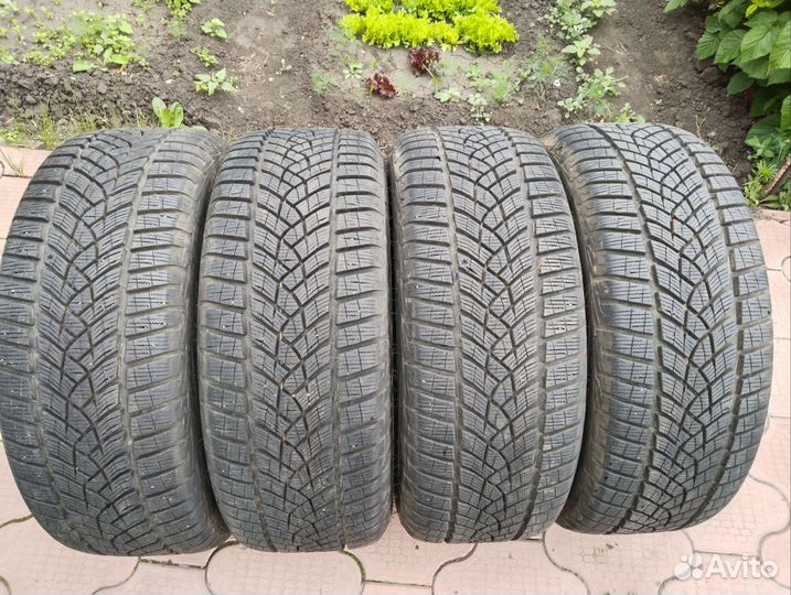 Goodyear UltraGrip Performance 225/55 R17 101V