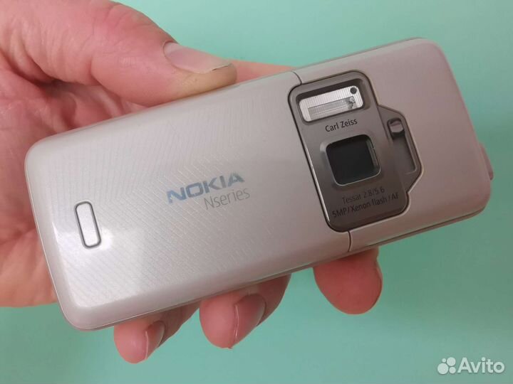 Nokia N82