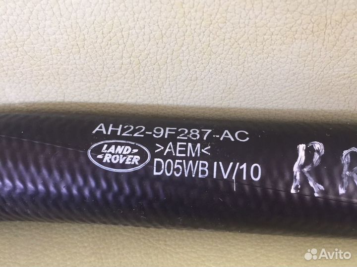 Range Rover Sport Патрубок клапана