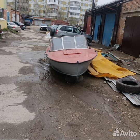 Продам лодку водомет