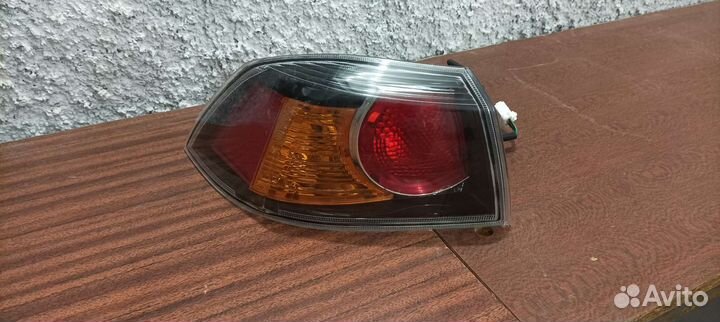 Фара lancer 10