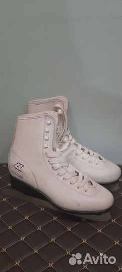 Коньки фигурные женские